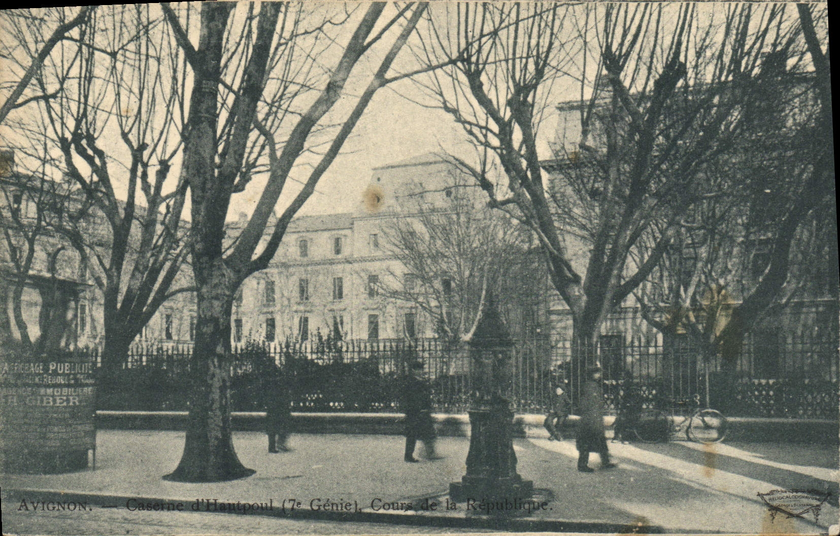 CPA Militaria Avignon Caserne 7eme Genie