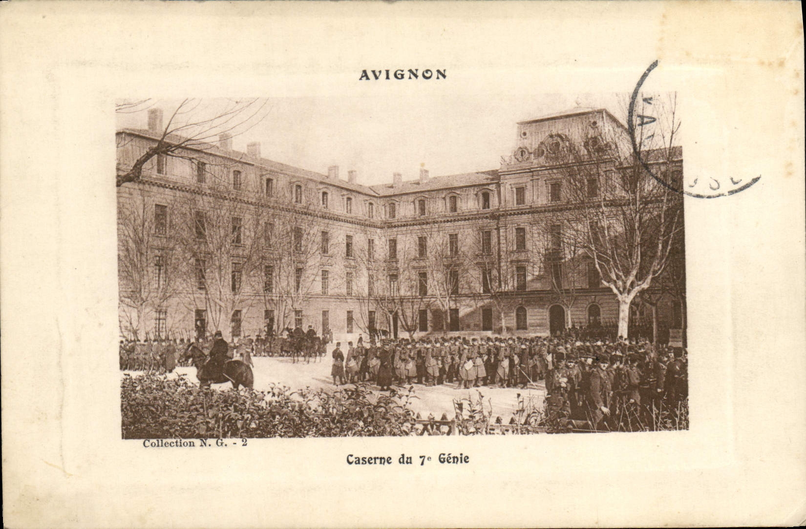 CPA Militaria Avignon Caserne du 7eme Genie 