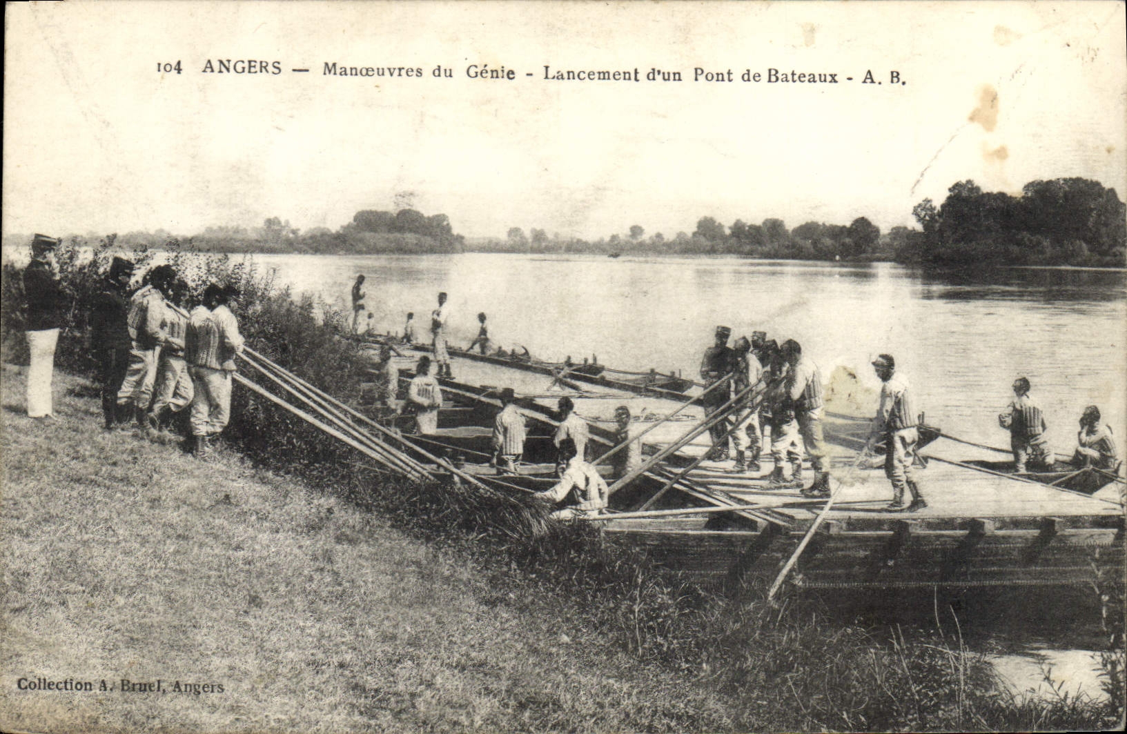 Postal Militaria Angers Maniobras de la Ingeniería Lanzamiento de un puente de barcos