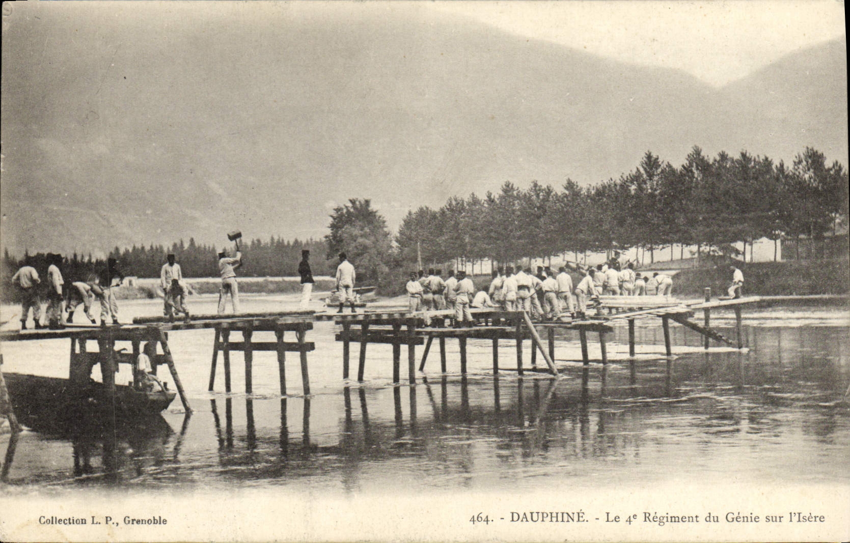 CPA Militaria Dauphine Le 4me Regiment du Genie sur l'Isere