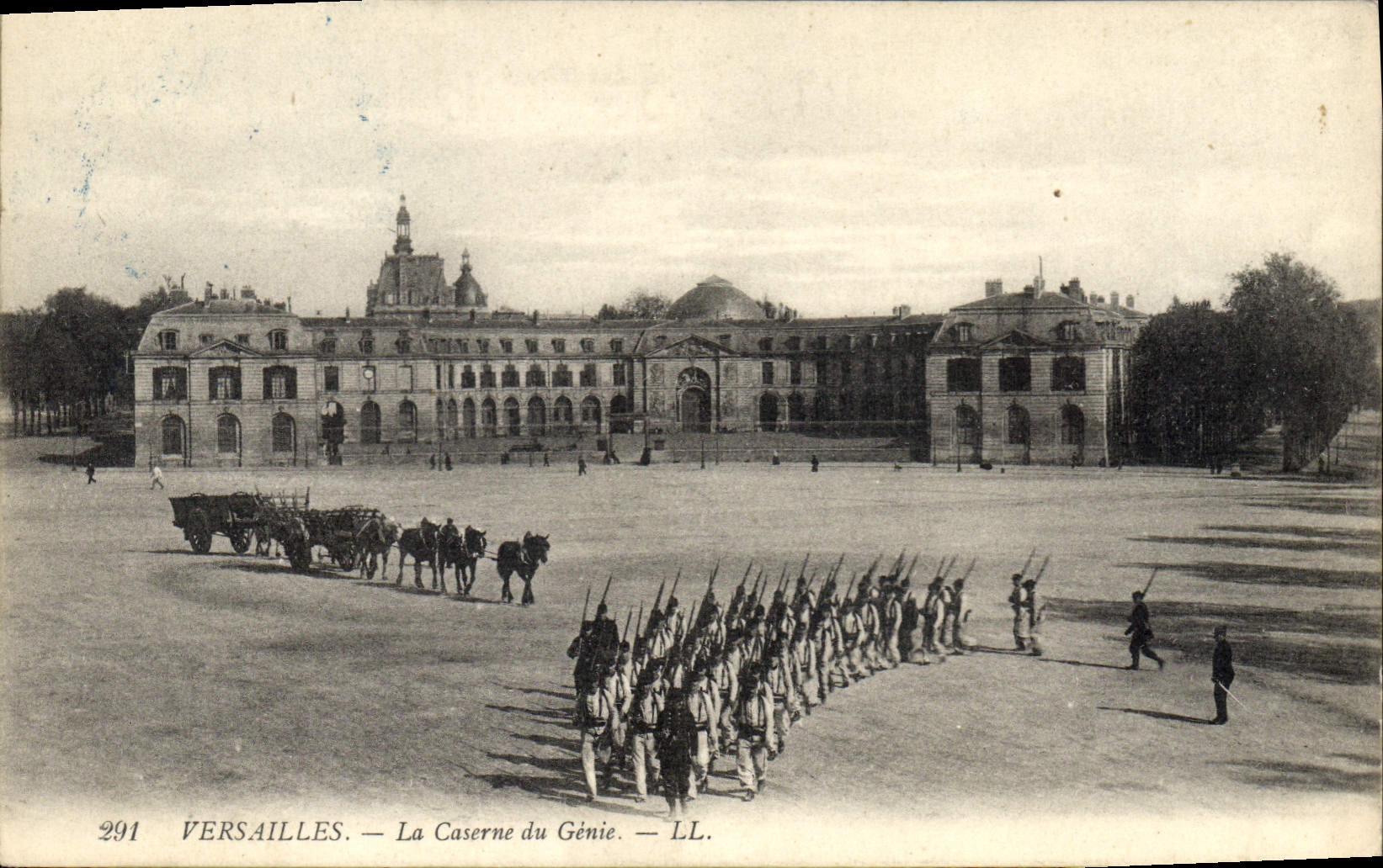 CPA Militaria Versailles La caserne du genie 
