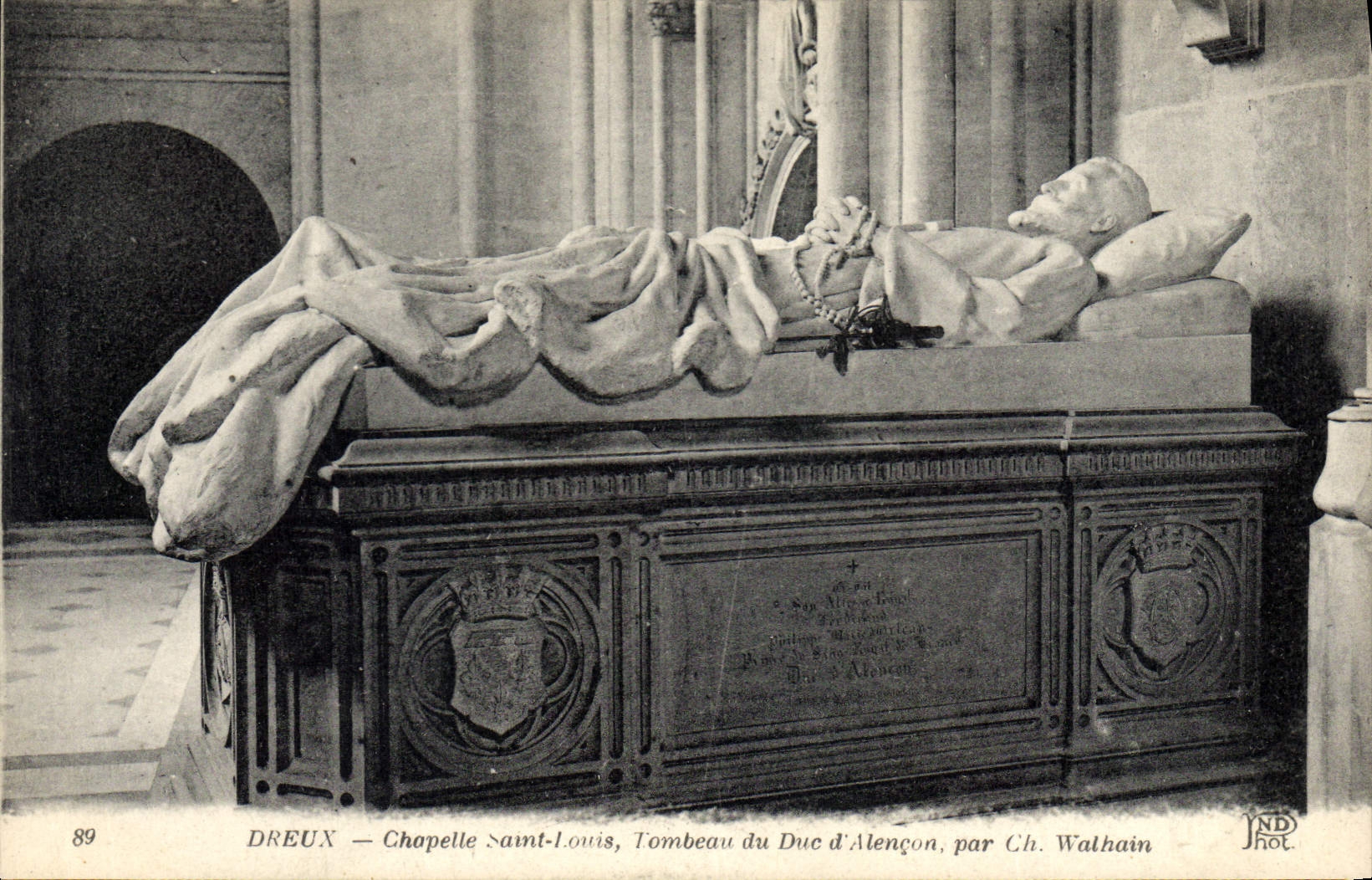 CPA Dreux Chapelle Saint Louis Tombeau du Duc d'Alencon Walhain