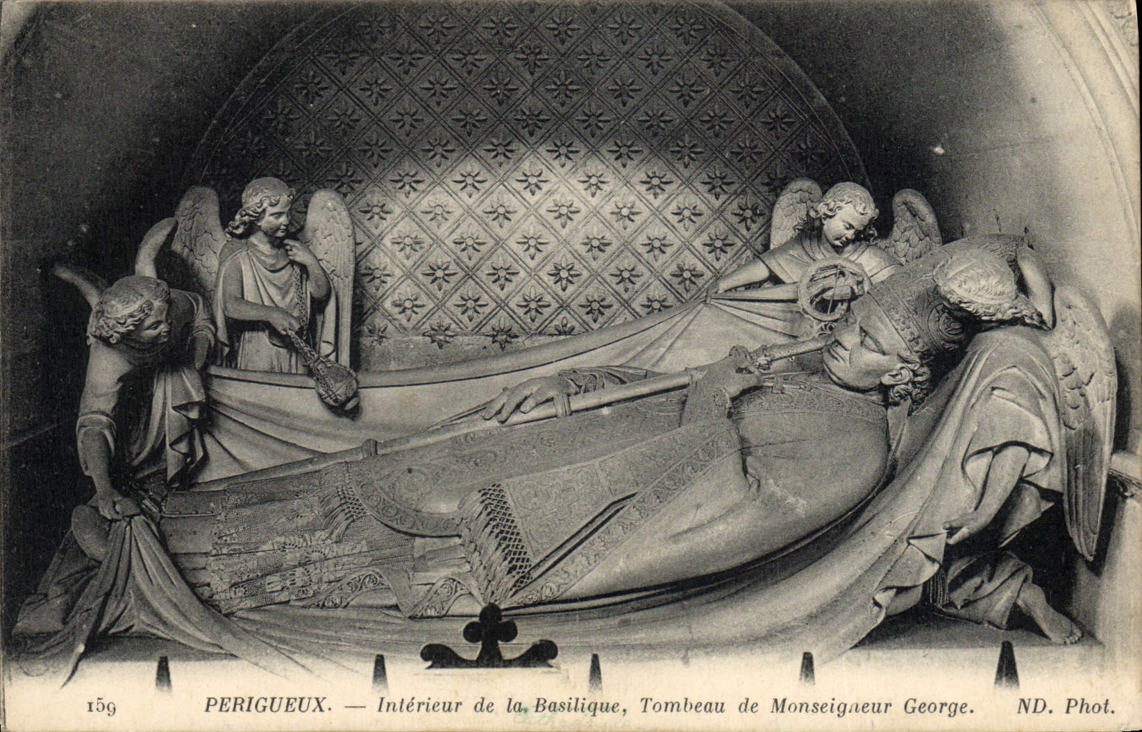 CPA Perigueux Interieur de la basilique Tombeau de Monseigneur George