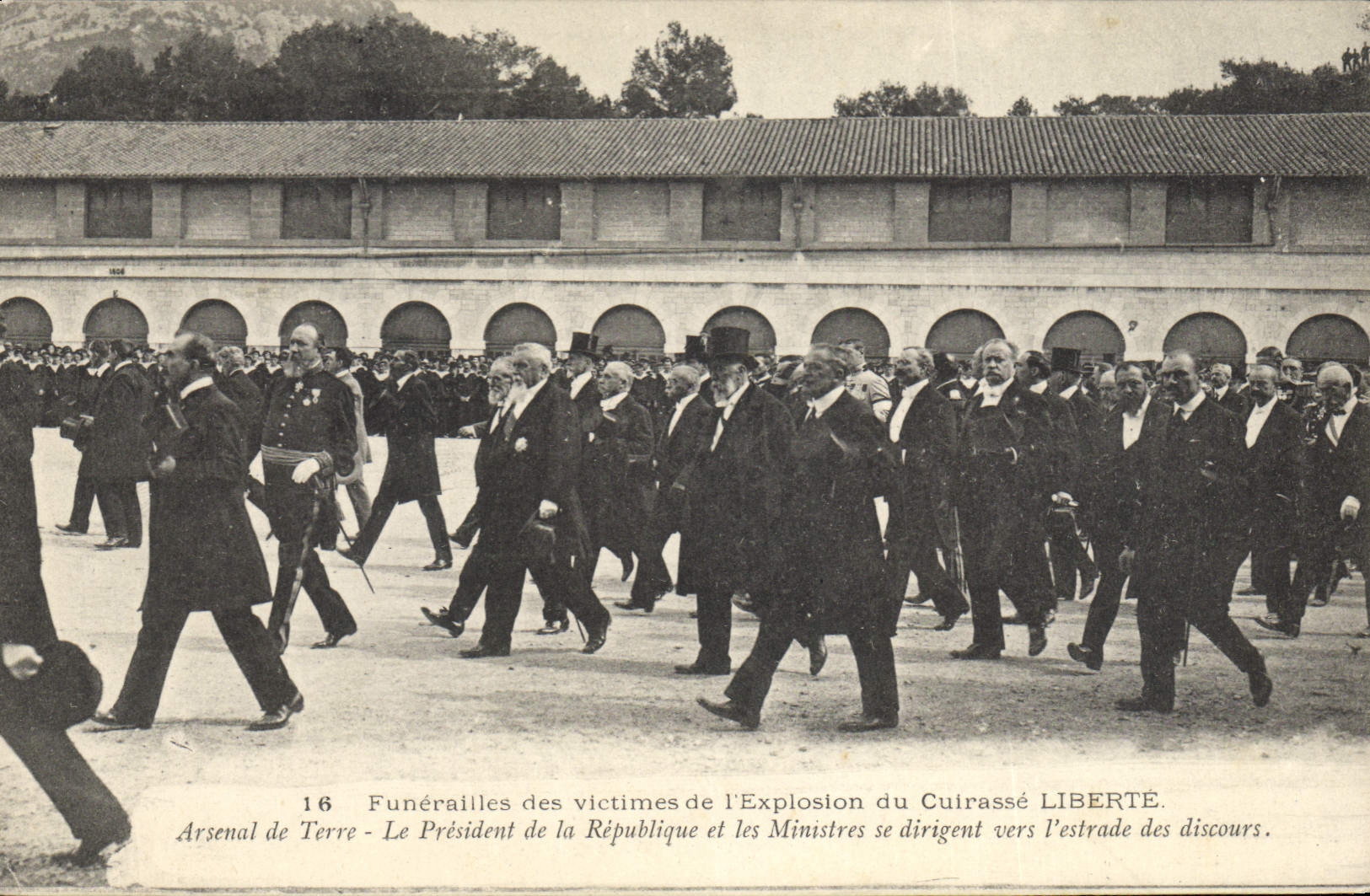 Vintage Postcard Funeral of the victims of the explosion of the armor Freedom Arsenal of ground the President of the Republic and Ministers