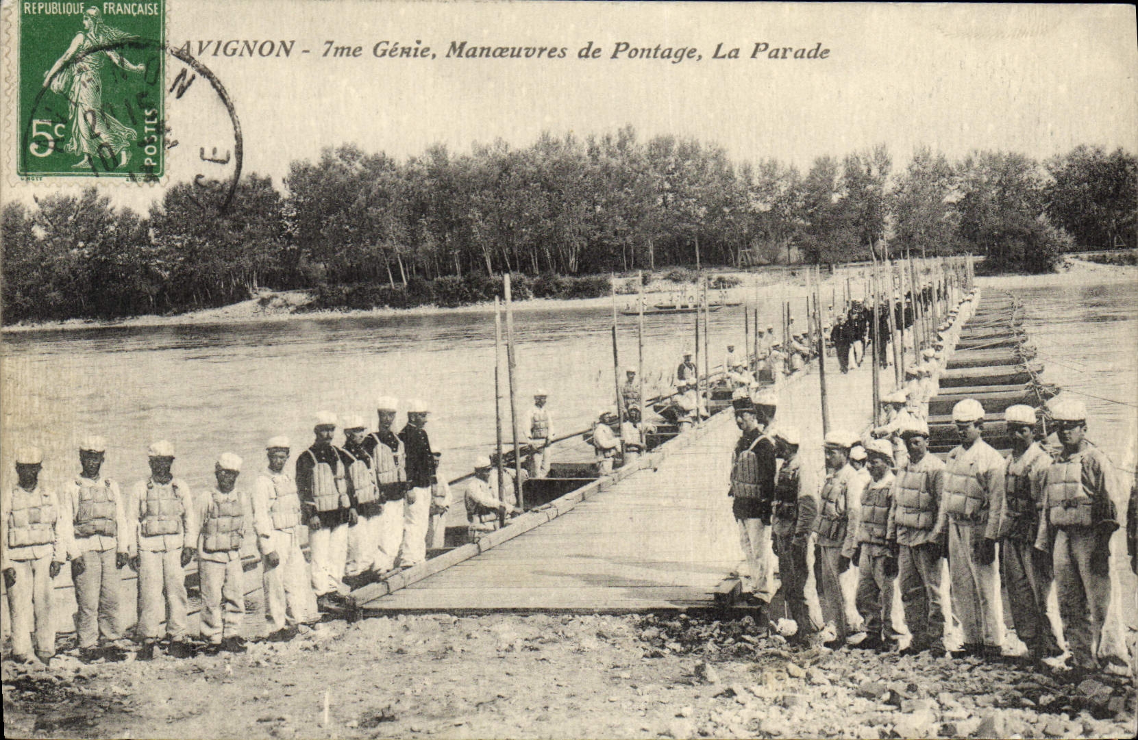 Postal Militaria Aviñón 7.o Ingeniería Maniobras de construcción de puentes el desfile