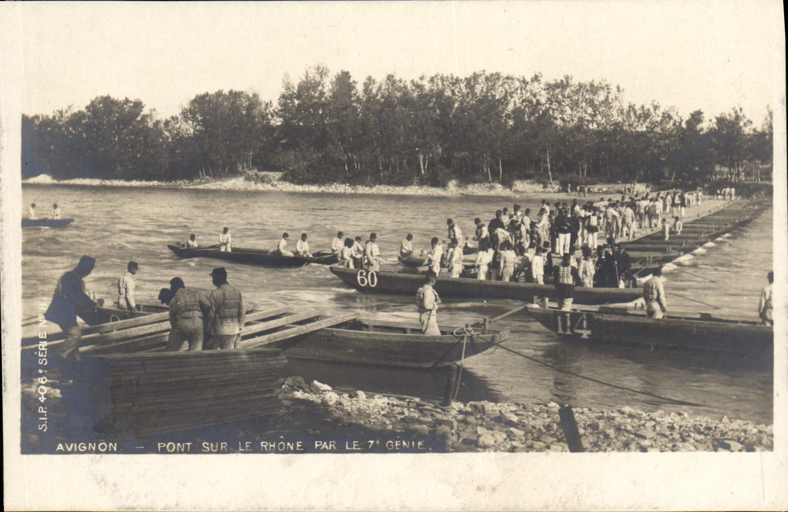 CPA Militaria Avignon Pont sur le Rhone par le 7eme Genie