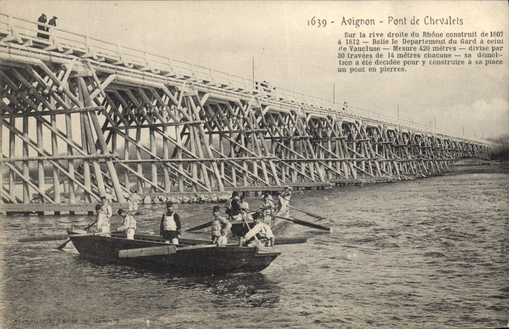 CPA Militaria Avignon Pont de chevalets