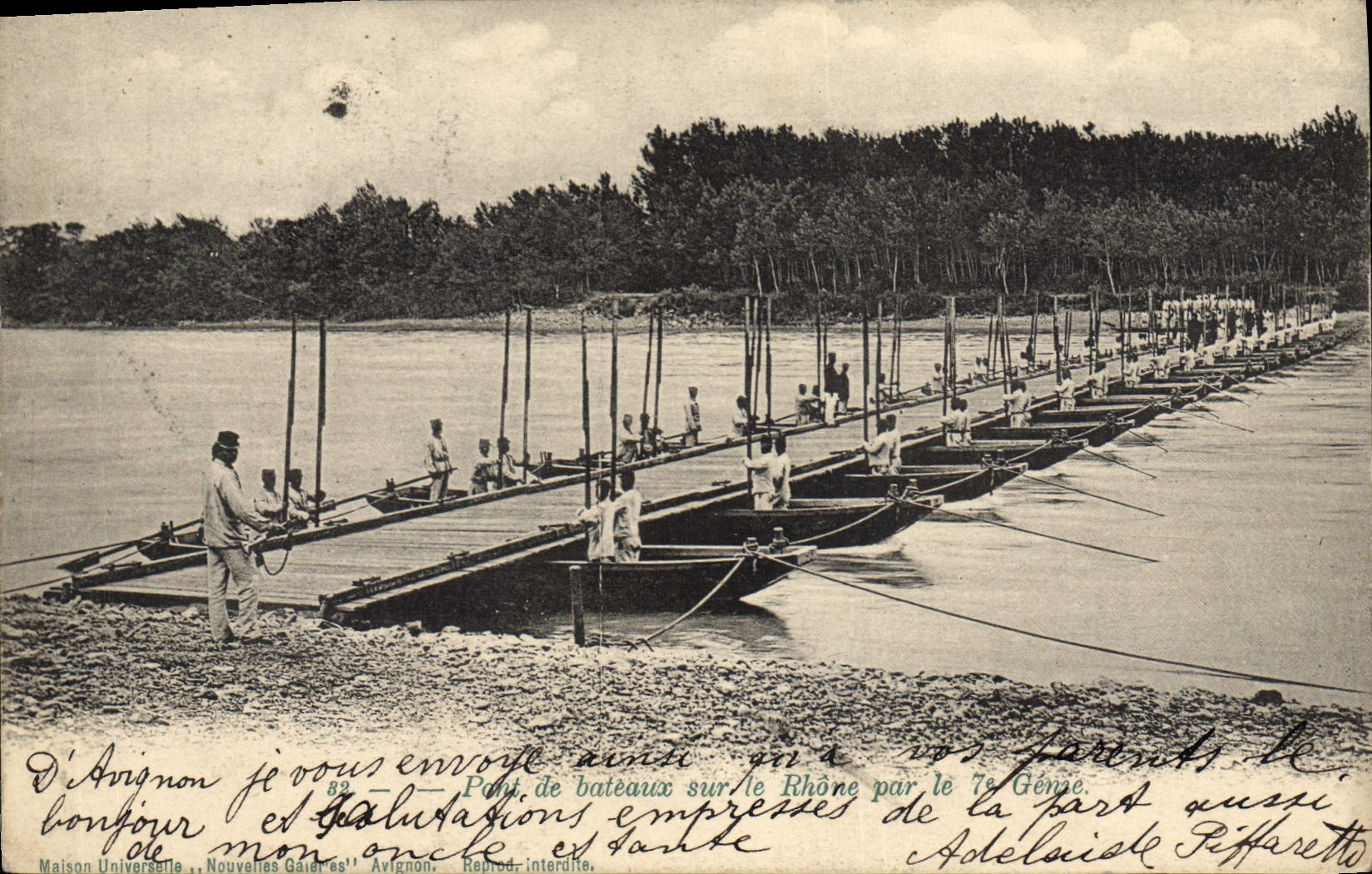 CPA Militaria Avignon Pont de bateaux sur le Rhone par le 7eme Genie