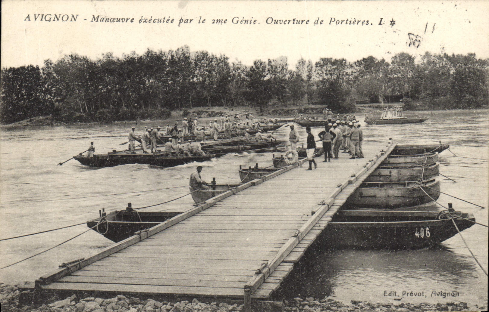 CPA Militaria Avignon Manoeuvre executee par le 7eme Genie Ouverture de portieres