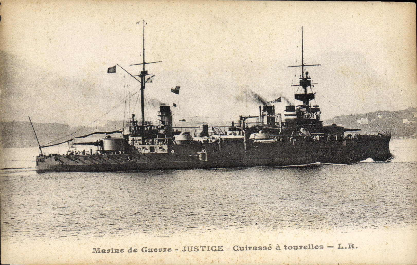 CPA Bateau Justice Cuirasse a tourelles