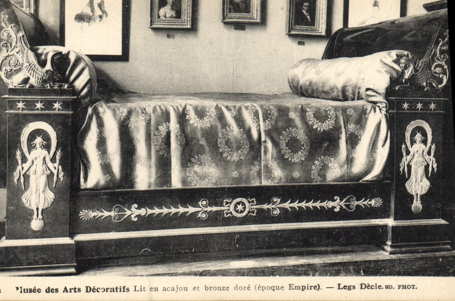 CPA Musee des Arts Decoratifs Lit en acajou Empire Decle