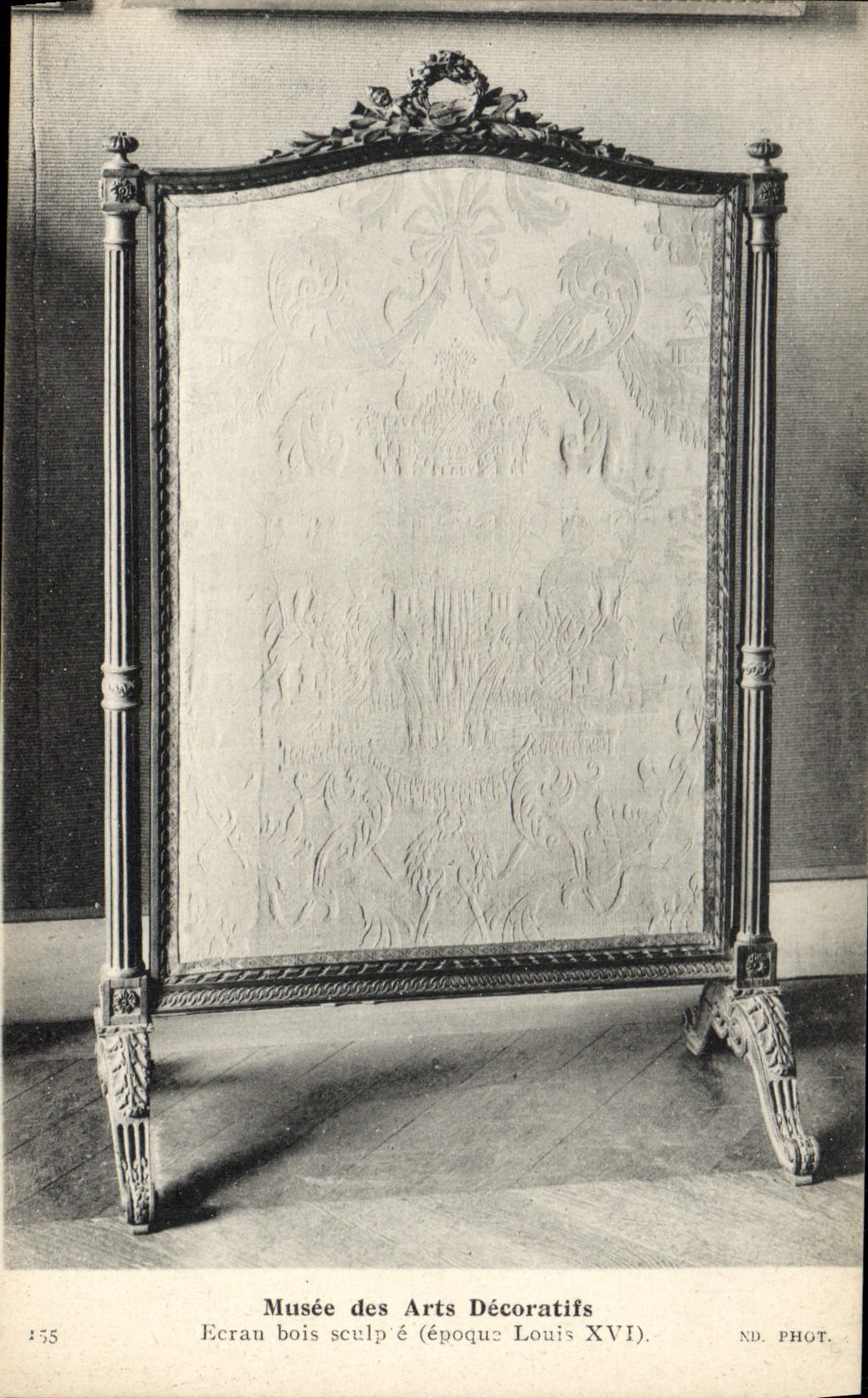 Postal Vagada de las Artes Decorativas Pantalla madera talla a Luis XVI