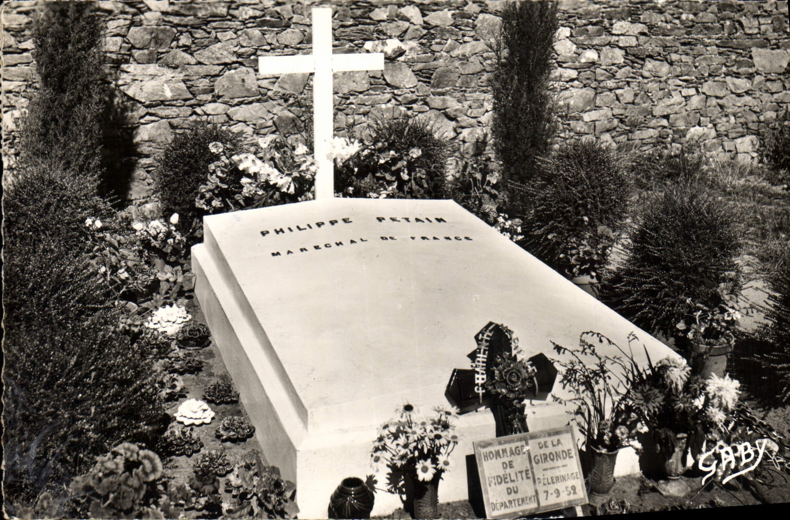 Modern Postcard Tomb of Philippe Pétain Marshal of France Cemetery of the Island of Yeu the Vendée