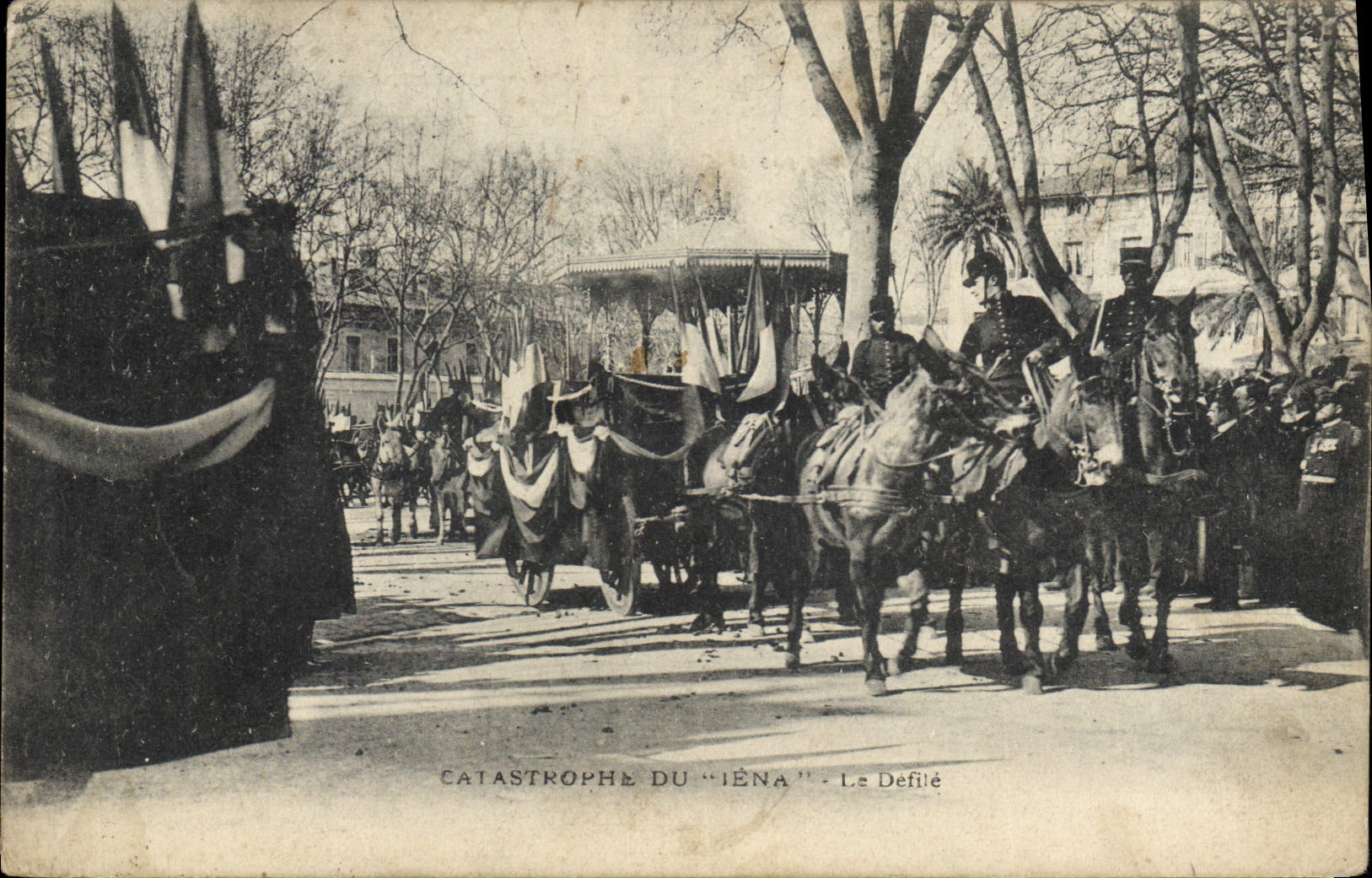 CPA Catastrophe du Iena Le defile