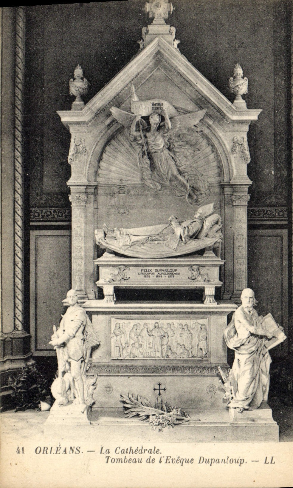 CPA Orleans La cathedrale Tombeau de l'eveque Dupanloup