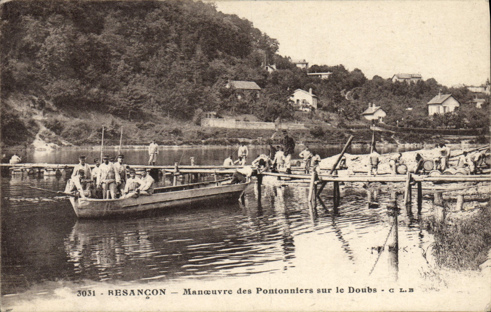 CPA Militaria Besancon Manoeuvre des pontonniers sur le Doubs