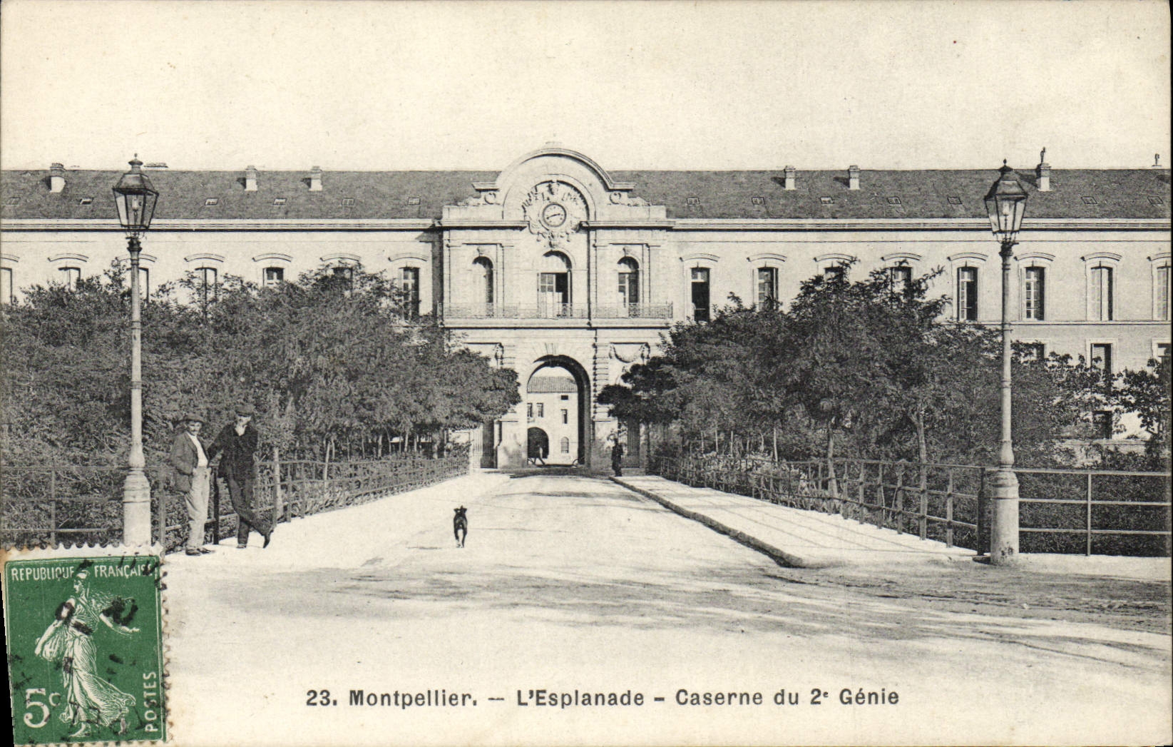 CPA Militaria Montpellier L'esplanade Caserne du 2eme Genie