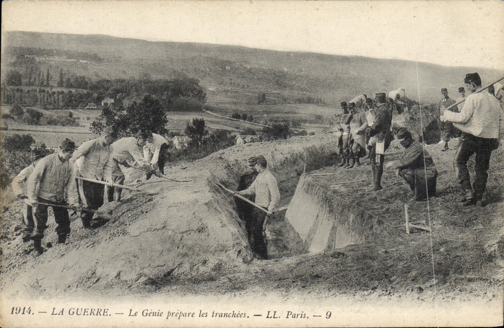 CPA Militaria Le Genie prepare les tranchees