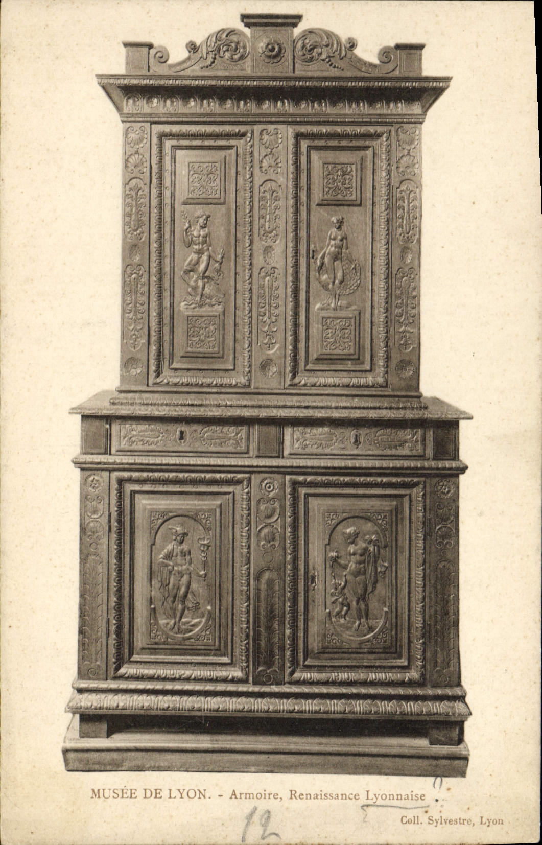 CPA Musee de Lyon Armoire Renaissance Lyonnaise