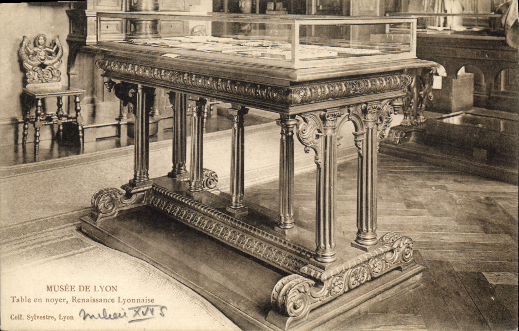 CPA Musee de Lyon Table en noyer Renaissance Lyonnaise