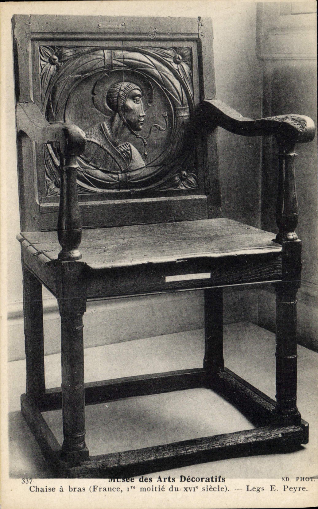 CPA Musee des Arts Decoratifs Chaise a bras Legs Peyre
