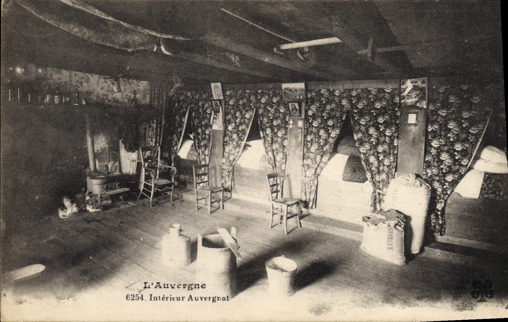 CPA L'Auvergne Interieur Auvergnat 