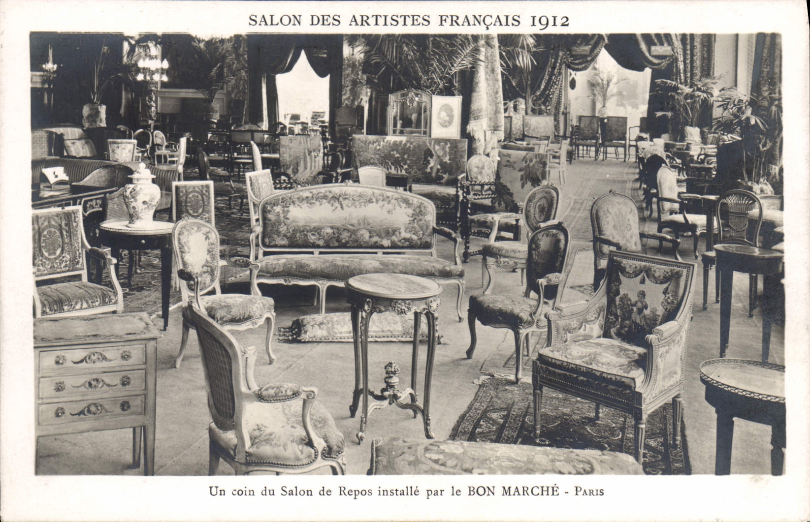 Postal Salón de los artistas francés 1912 una esquina del salón de descanso instala por Bon Marché París