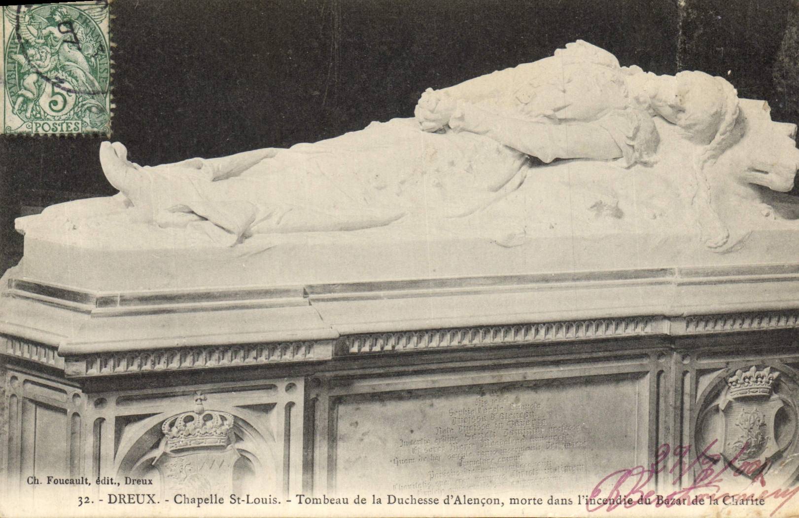 CPA Dreux Chapelle St Louis Tombeau de la Duchesse d'Alencon morte dans l'incendie du Bazar de la Charite