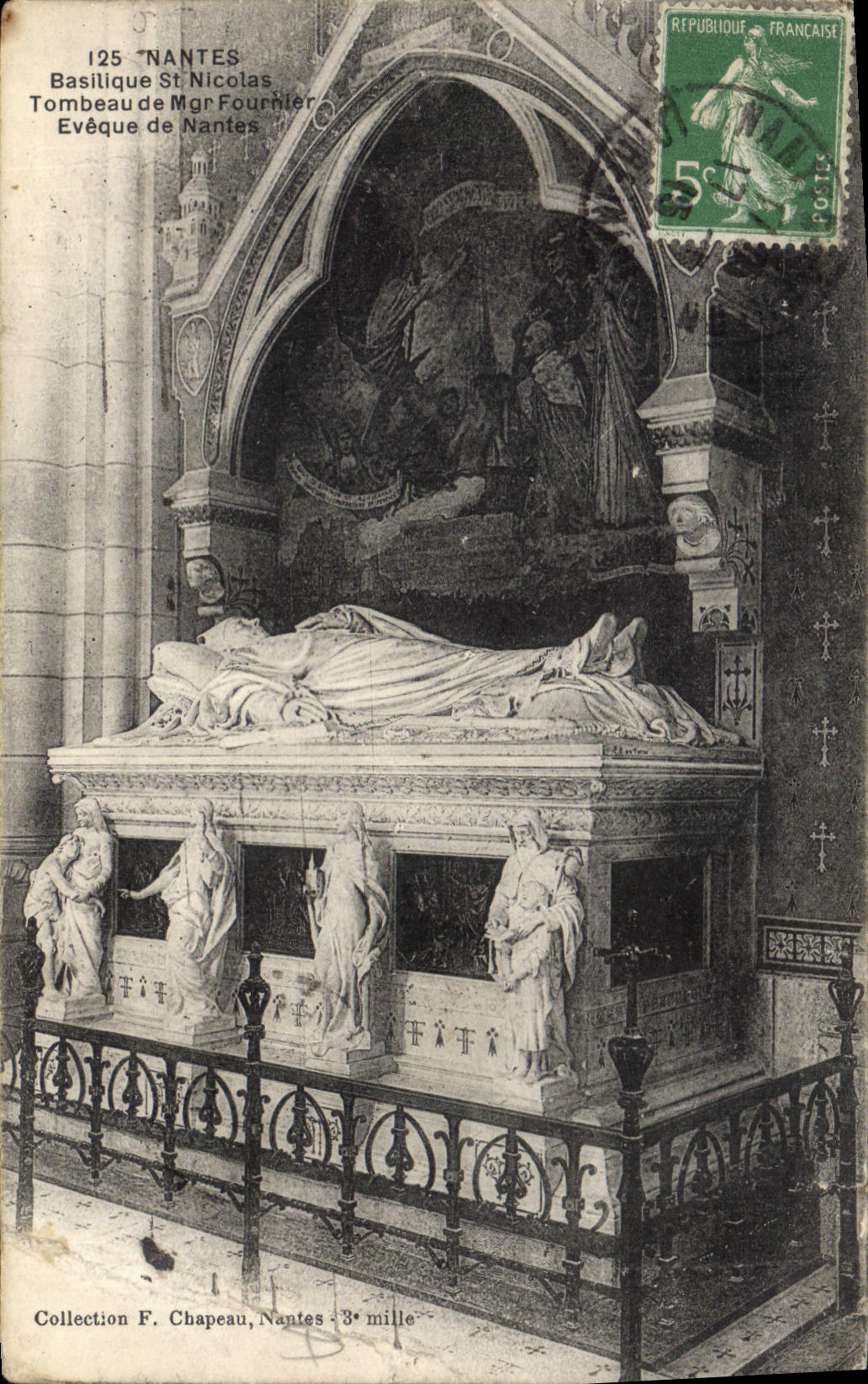 Postal Nantes Basílica San Nicolás Tumba de Mgr Fournier Obispo de Nantes