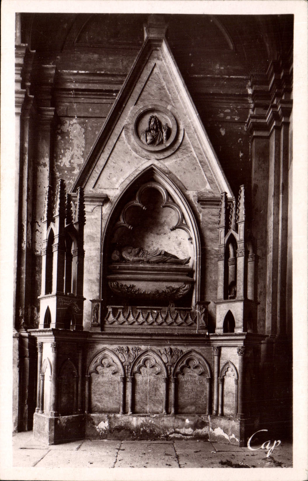 Vintage Postcard Saint Jean de Maurienne Tomb of Hubert to the white hands Duke of Savoy