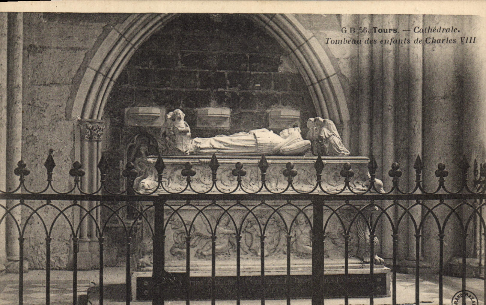 CPA Tours Cathedrale Tombeau des enfants de Charles VIII