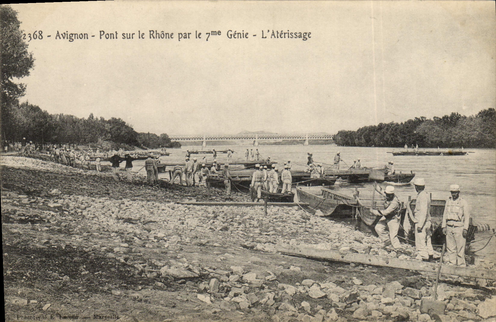 CPA Militaria Avignon Pont sur le Rhone par le 7eme Genie L'aterissage