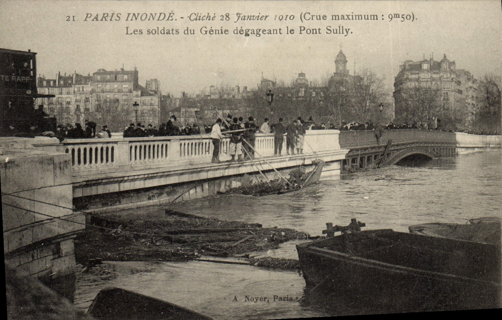 CPA Militaria Paris Inonde Janvier 1910 Les soldats du genie degageant le pont Sully