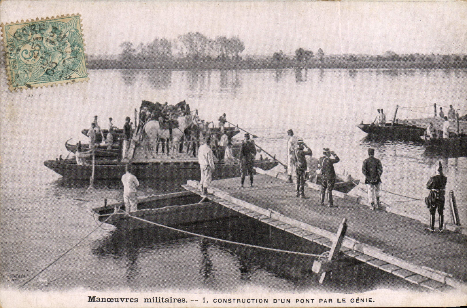 CPA Militaria Construction d'un pont par le genie