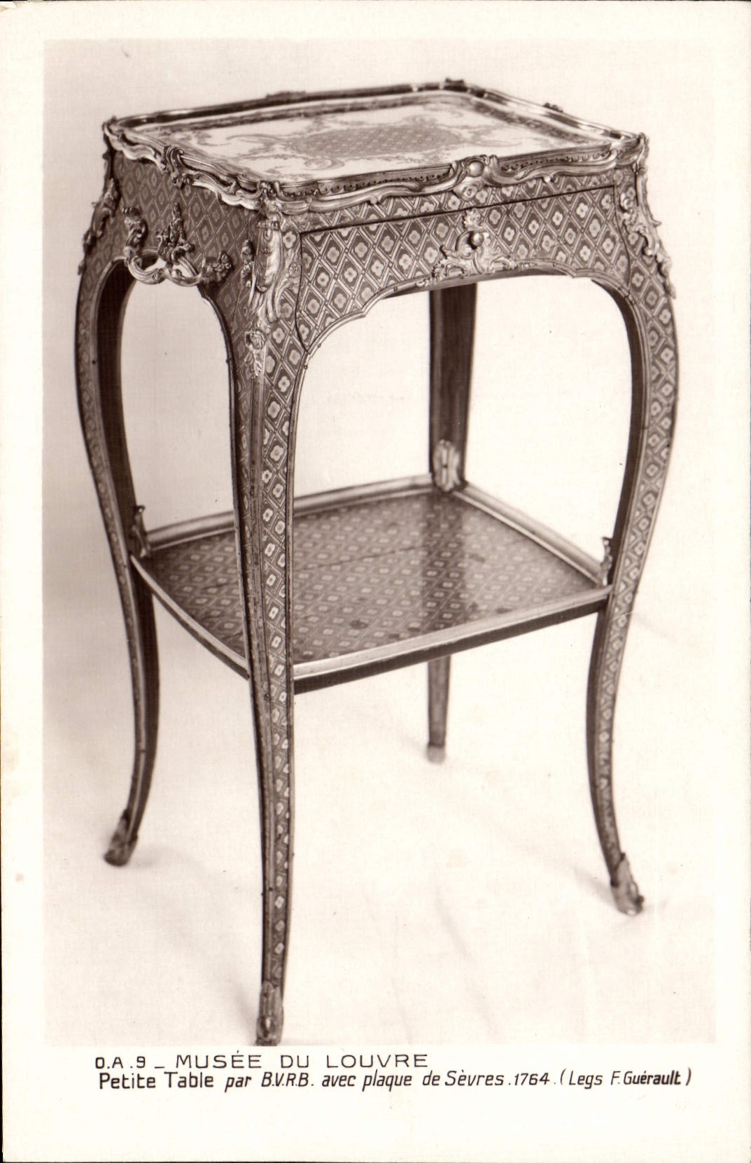 CPA Paris Musee du Louvre Petite table