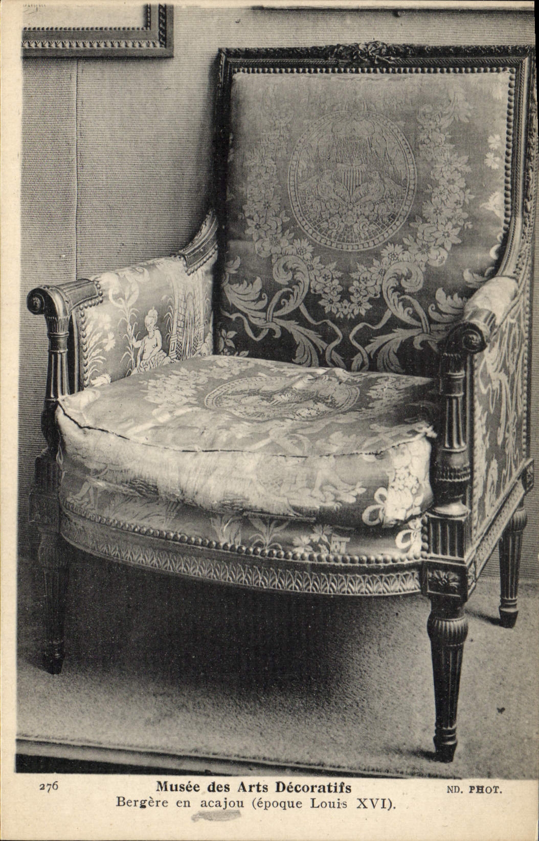 Postal Vagada de las Artes Decorativas Pastora en caoba Luis XVI