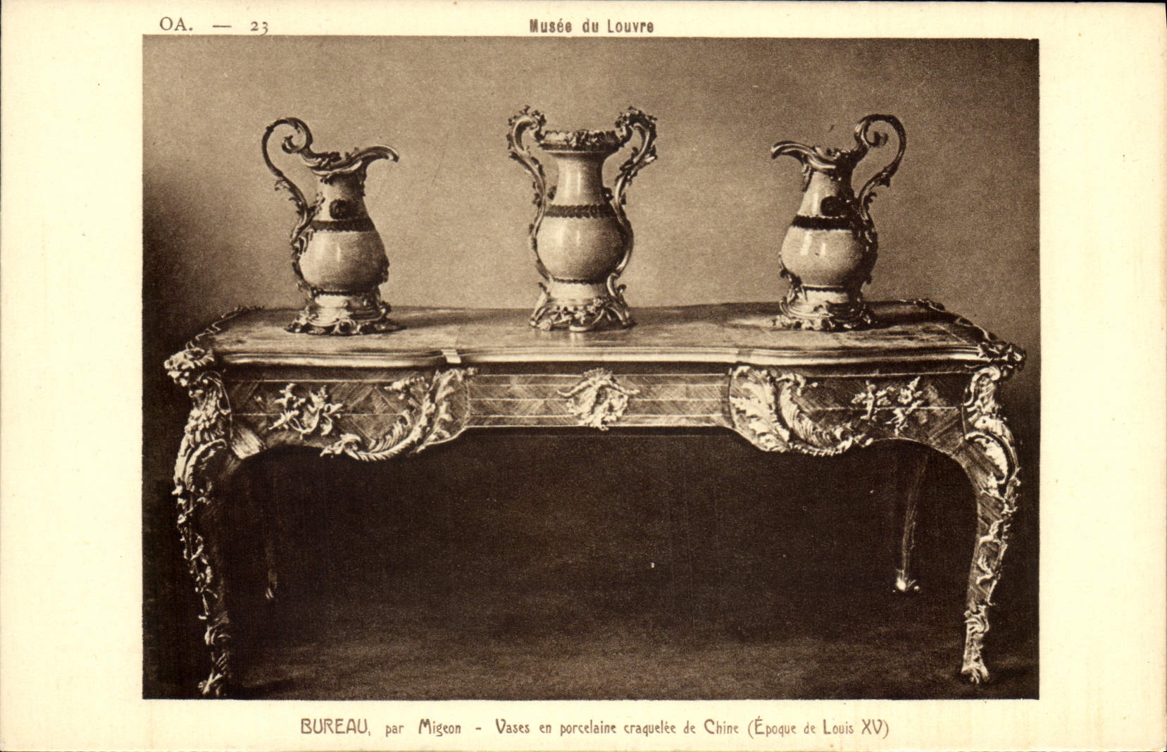 Postal París Vagada del Louvre Mesa Luis XV