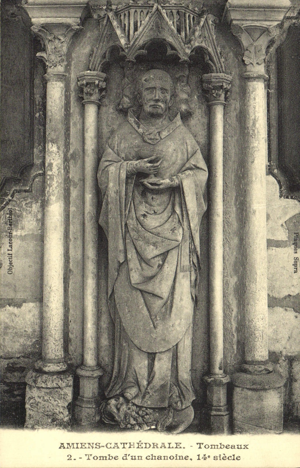 Vintage Postcards Amiens Cathedrale Tombs Fall from a canon