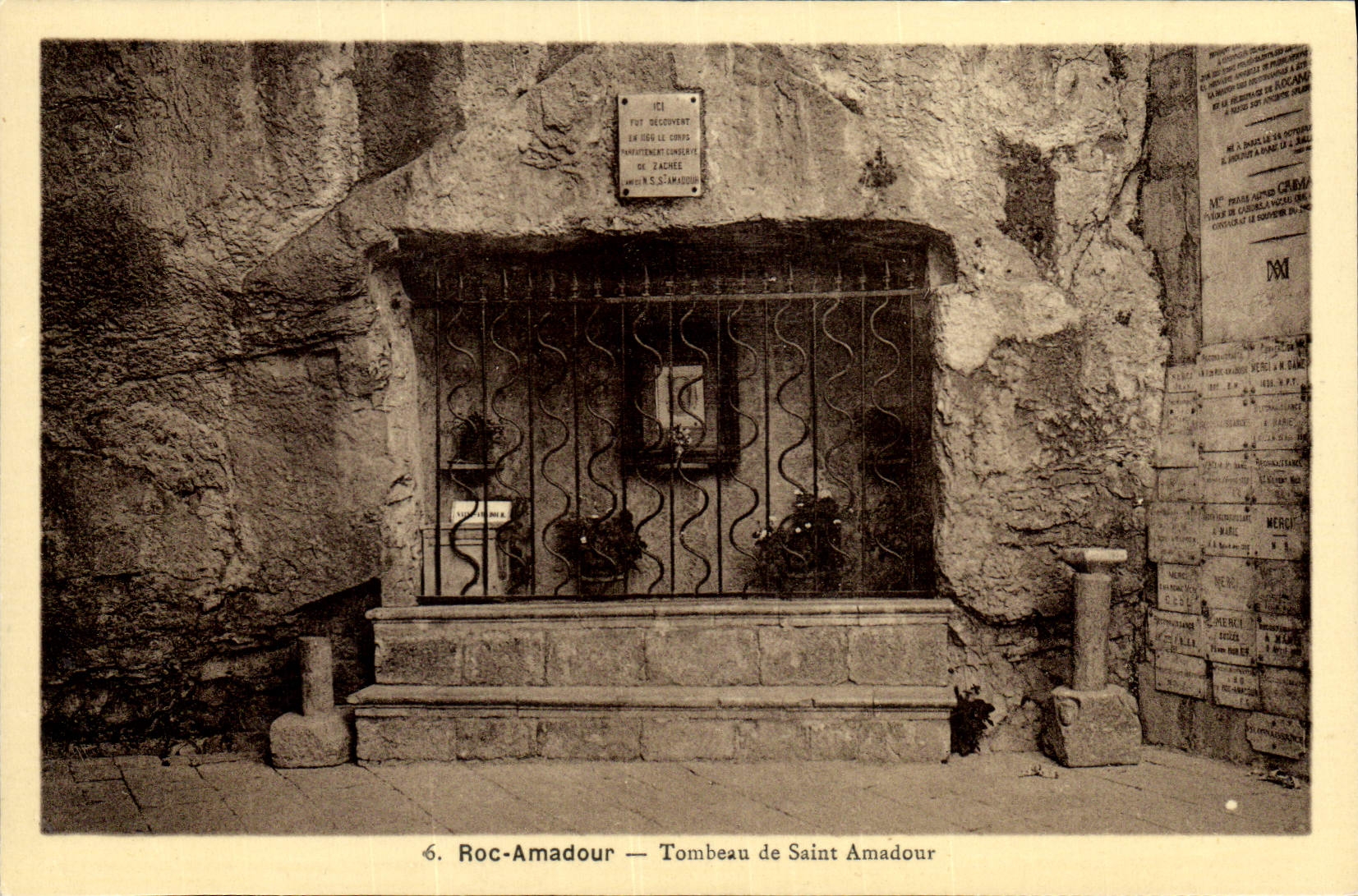 CPA Roc Amadour Tombeau de Saint Amadour