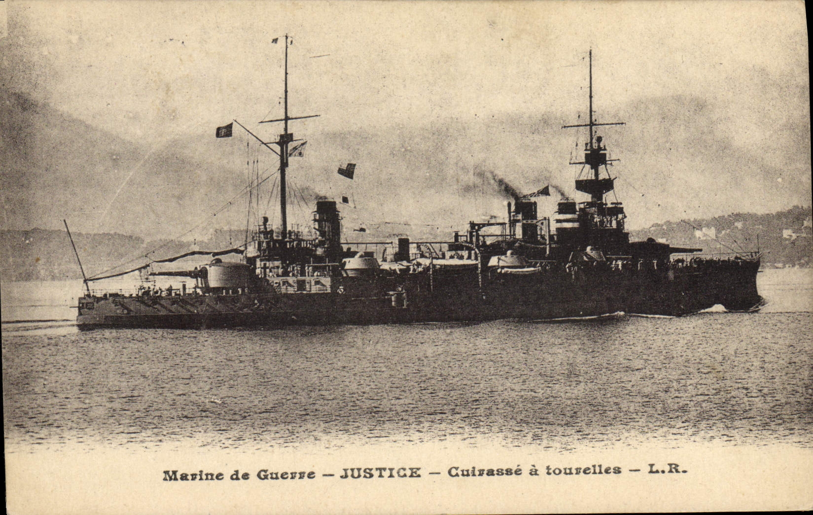 CPA Bateau Justice Cuirasse a tourelles