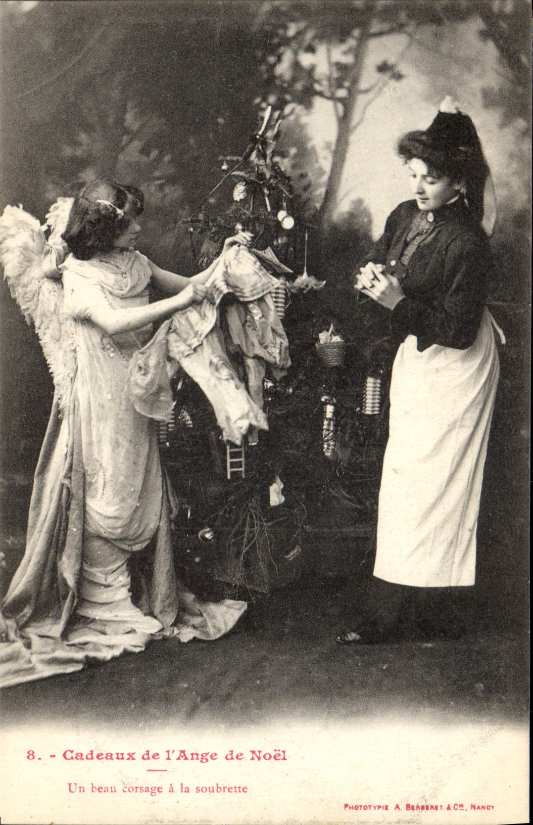 CPA Fantaisie Enfant Ange Cadeaux de l'ange de Noel Un beau courage a la soubrette