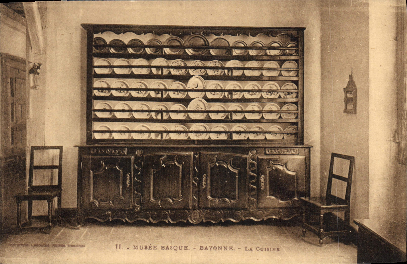 CPA Musee basque Bayonne La cuisine 