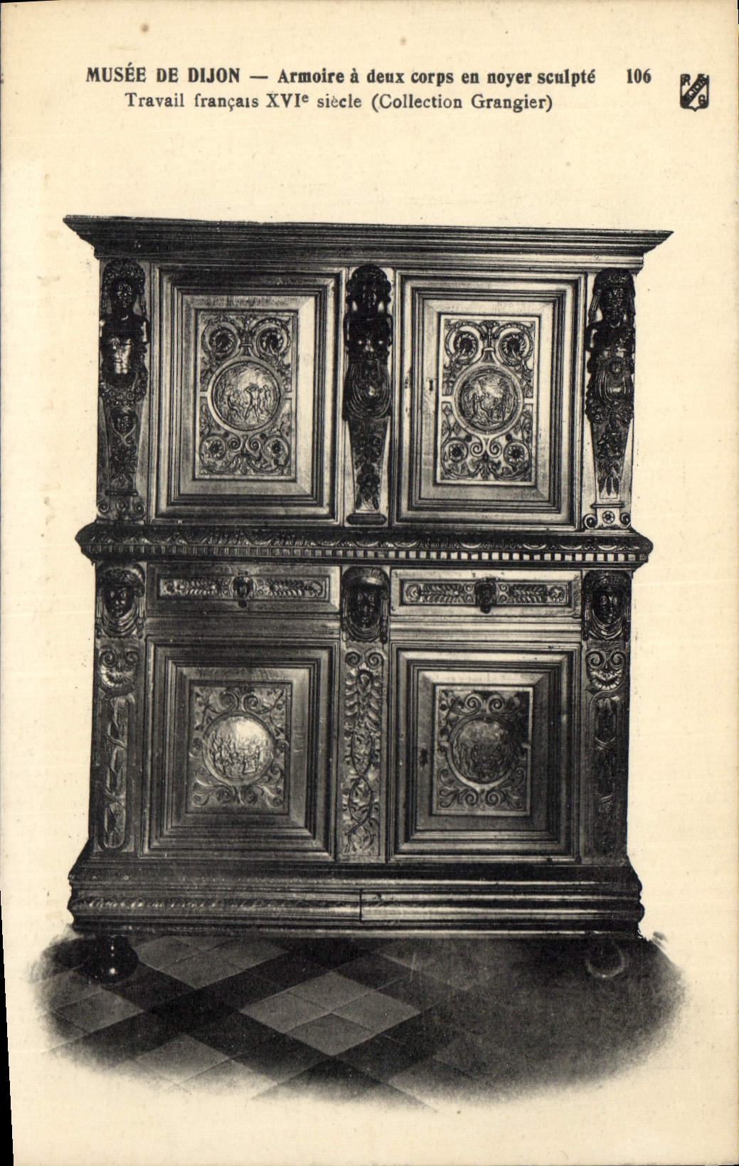CPA Musee de Dijon Armoire a deux corps en noyer sculpte