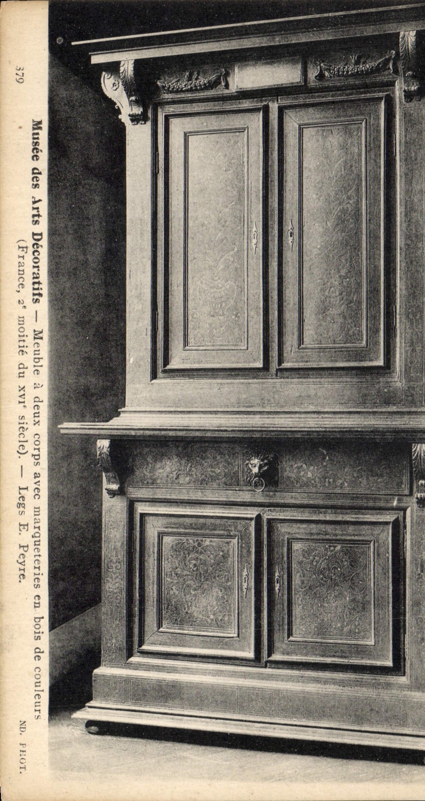 CPA Musee des Arts Decoratifs Meuble a deux corps avec marqueteries en bois de couleurs