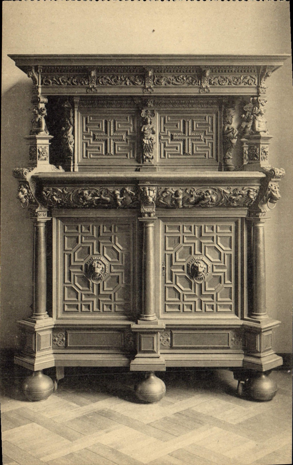 CPA Musees Royaux du Cinquantenaire Bruxelles Bahut Brabancon