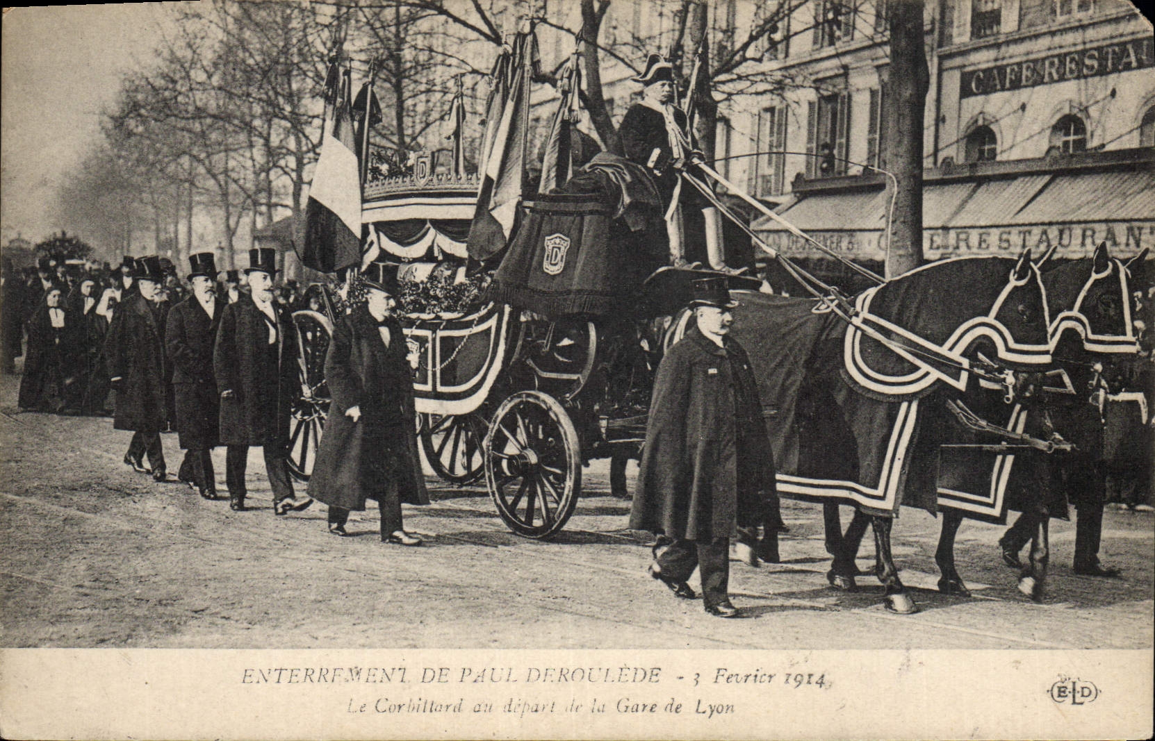 CPA Enterrement de Paul Deroulede Le corbillard au depart de la Gare de Lyon