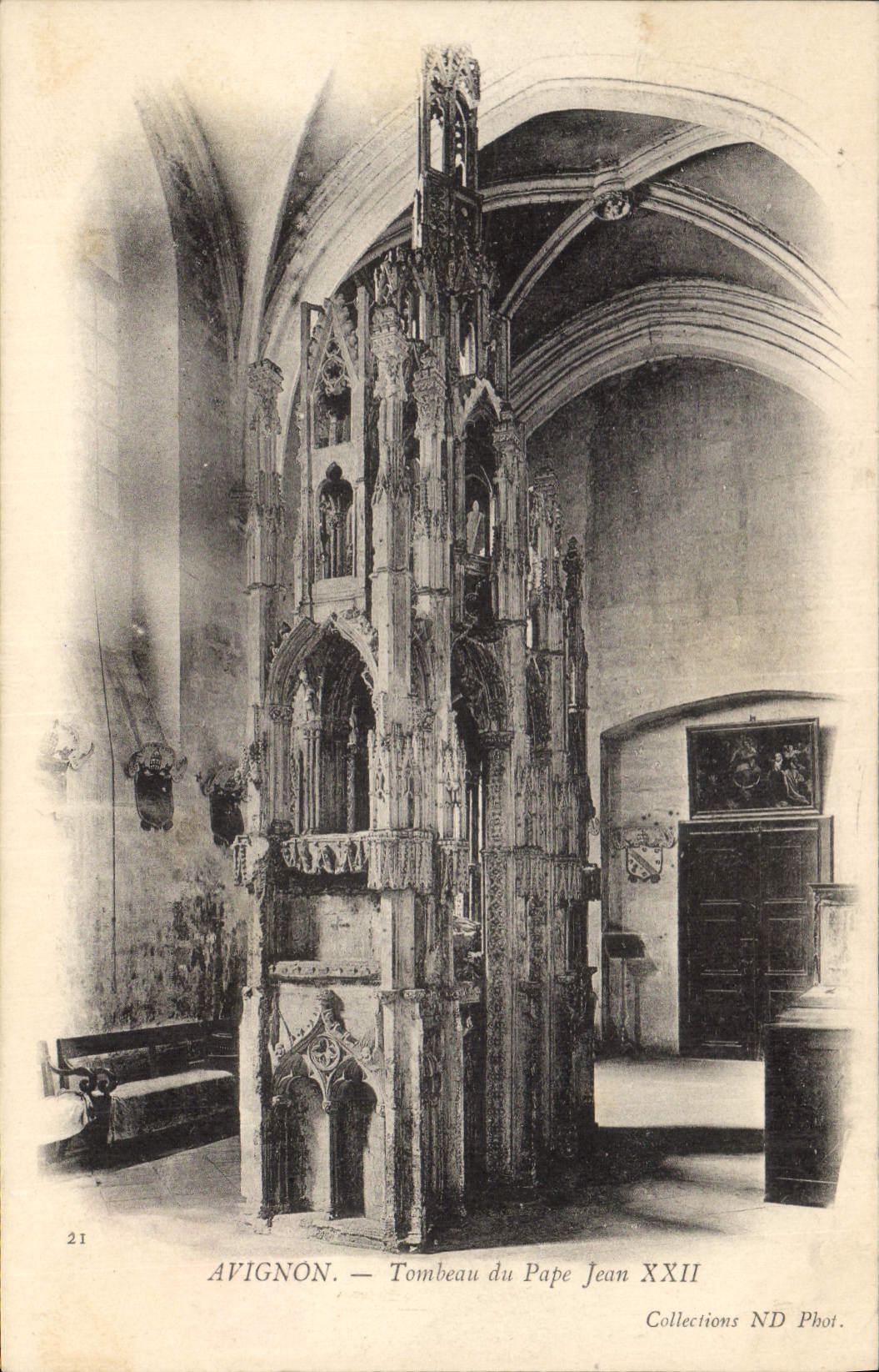 CPA Avignon Tombeau du Pape Jean XXII