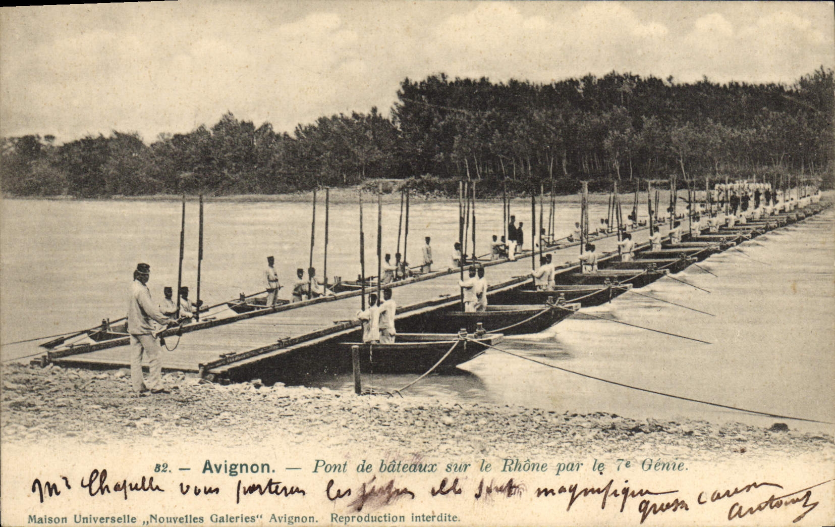 CPA Militaria Avignon Pont de bateaux sur le Rhone par le 7eme Genie