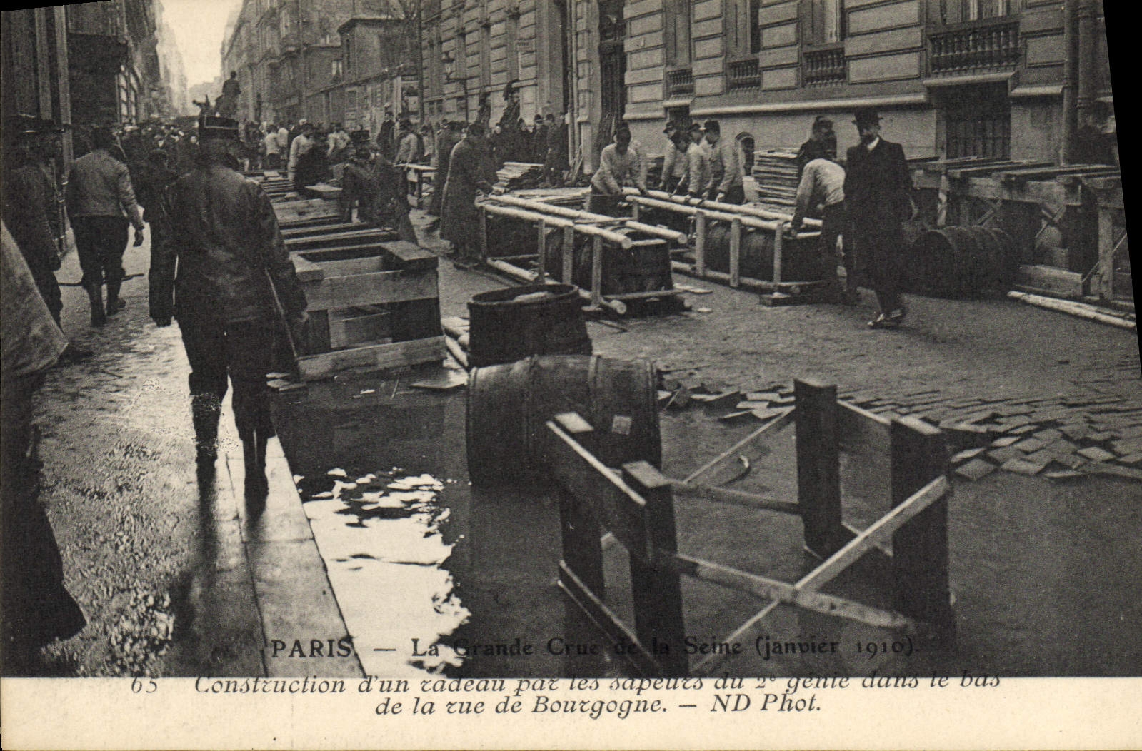 Vintage Postcard Militaria Paris the great Rising of the Seine Construction of a raft by the sappers of the 2nd Genious Street of Burgundy