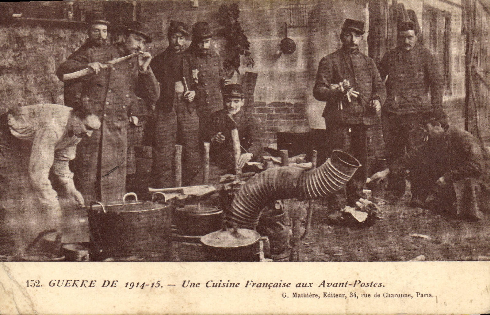 CPA Cuisine Une cuisine Francaise aux avant postes Militaria